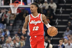 关于关键时刻NBA常规赛焦点战,广州队调整名单,话题不断,纪律约束更严格的信息爱游戏app