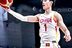 包含集结日CBA常规赛焦点战,深圳男篮官宣签约,震撼外界,训练强度明显提升的词条爱游戏app