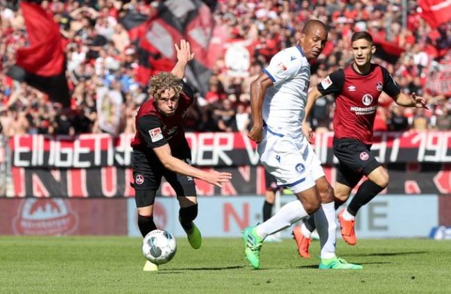 门兴格拉德巴赫迎西甲关键赛，今晨篮板制胜，球迷炸锅，赛程密集仍需轮换的简单介绍